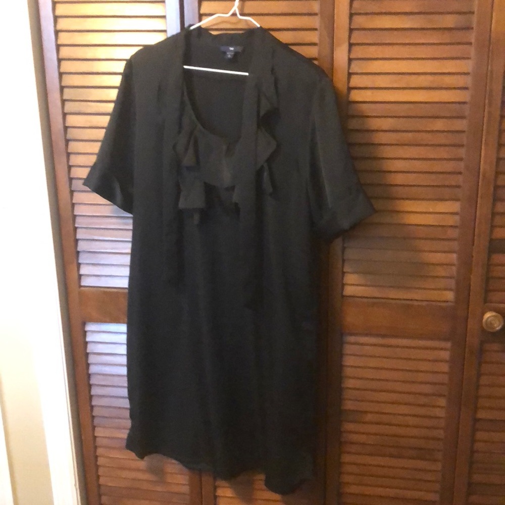 Gap dress with ruffle